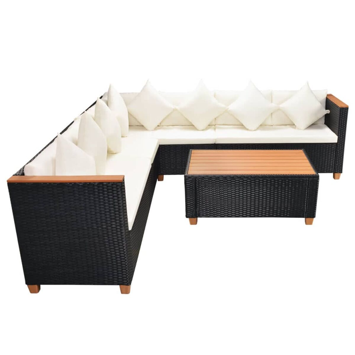 Schwarzes Rattan-Ecksofa für den Außenbereich mit weißen Kissen und einem Holztisch. Isoliert auf weißem Hintergrund.