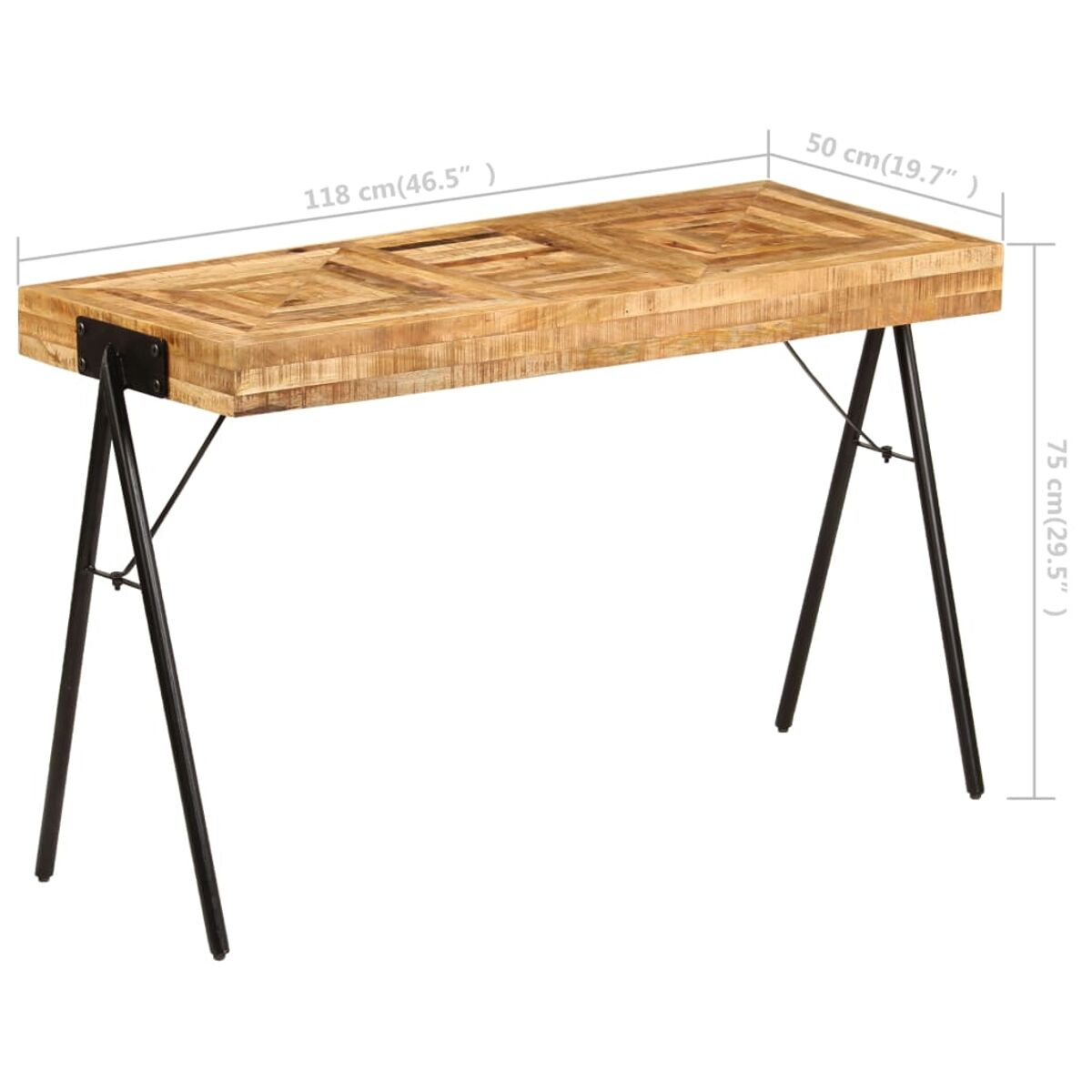 Ein Holztisch mit hellfarbener Platte und schwarzen Metallbeinen. Isoliert auf weißem Hintergrund.
