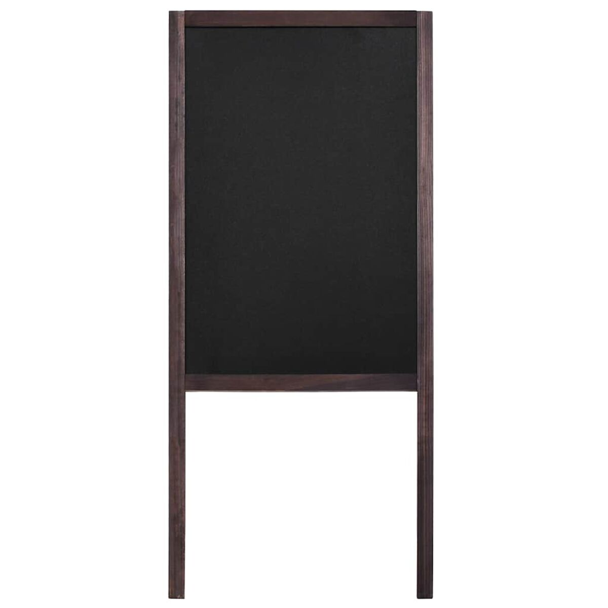 Ein schwarzes Tafelschild in einem braunen Holzrahmen.