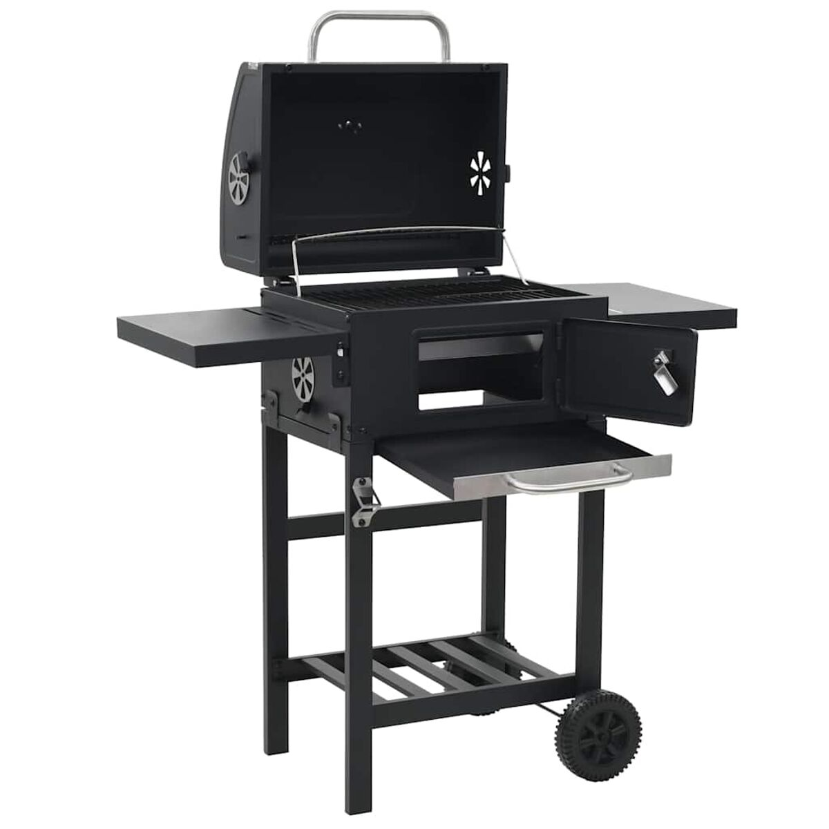 Schwarzer BBQ-Grill mit offenem Deckel, Ablagen und Rädern. Es ist auf weißem Hintergrund.