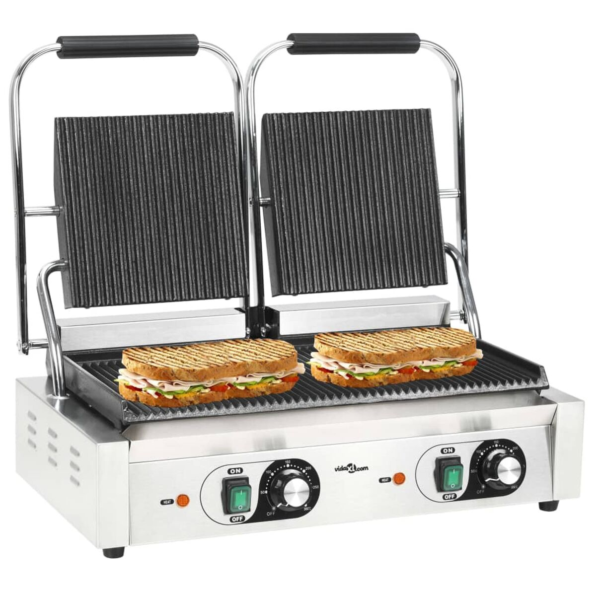 Gewerblicher Panini-Grill mit zwei Sandwiches. Der Grill ist aus Edelstahl. Die Sandwiches sind gegrillt.