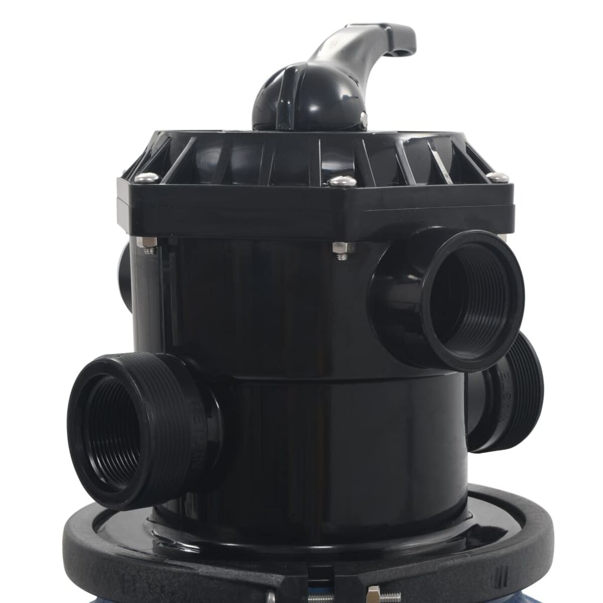 Schwarzer Poolfilter mit Griff und mehreren Rohranschlüssen. Weißer Hintergrund.
