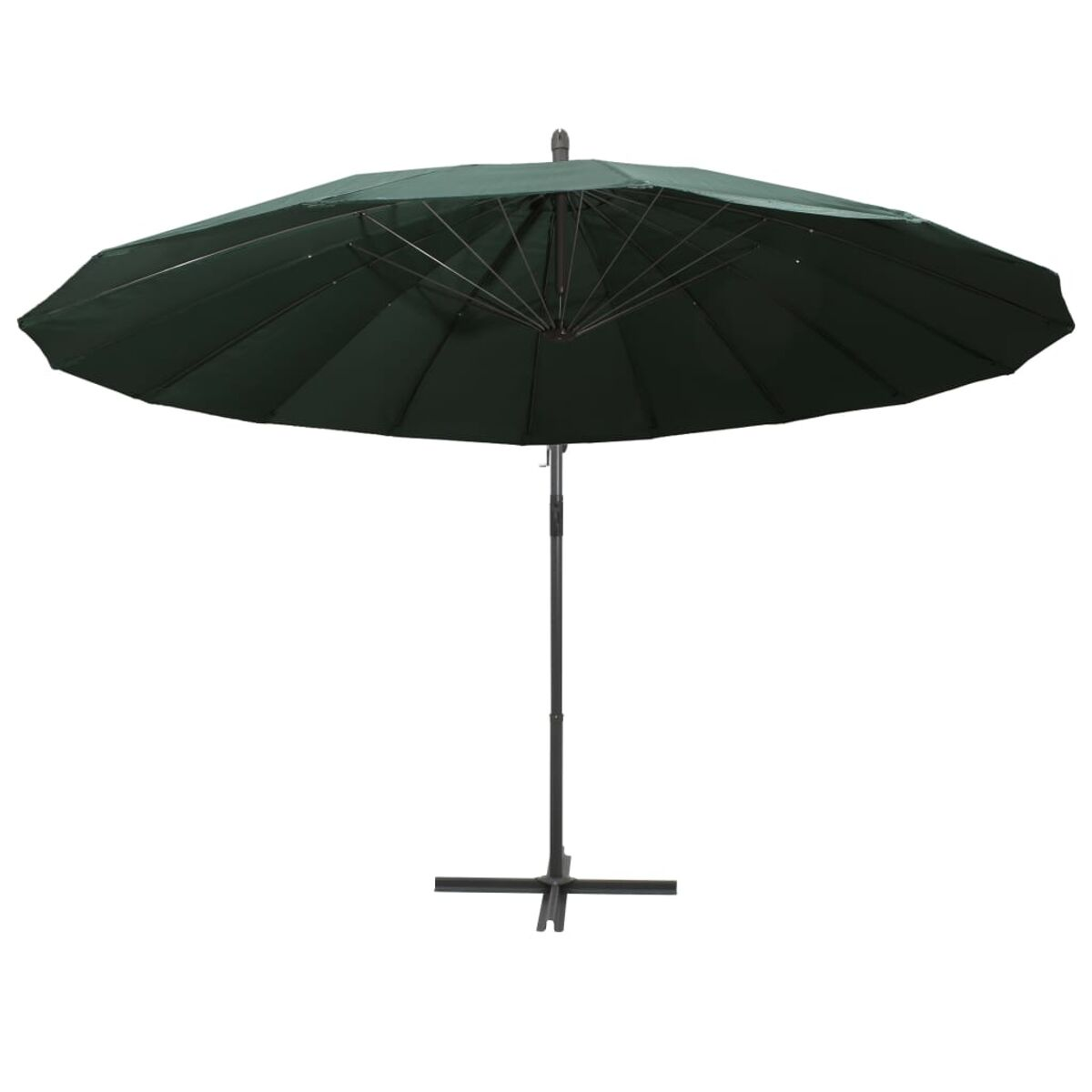 Grüner Outdoor-Schirm, geöffnet, auf weißem Hintergrund. Mit schwarzem Pfosten.