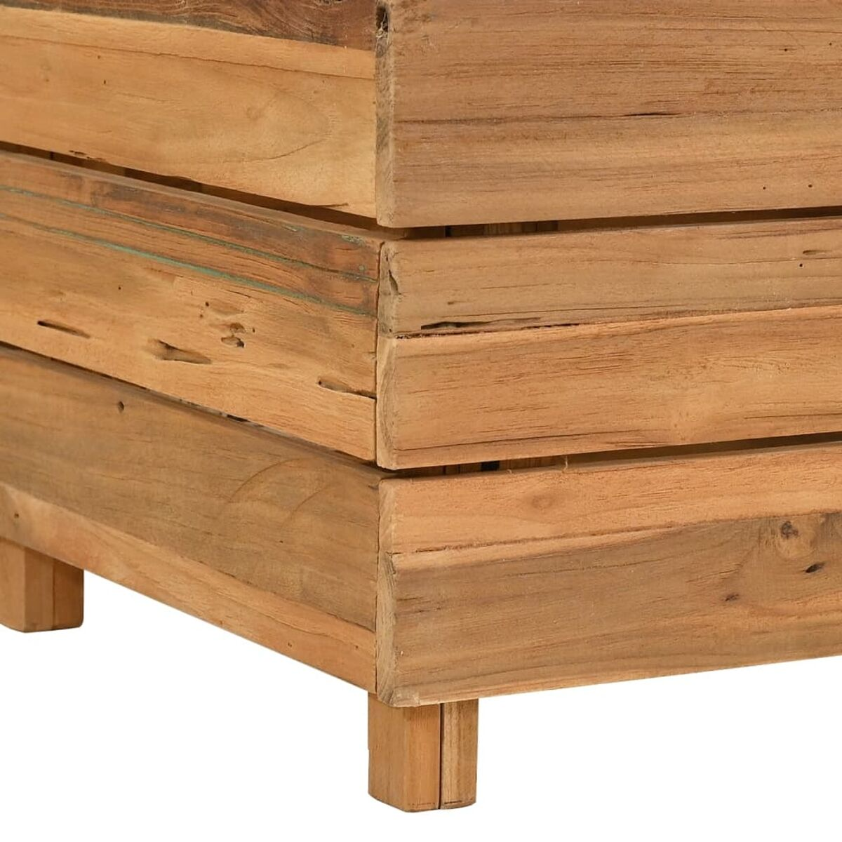Holzkiste mit Holzrahmen, mit mehreren Schichten.