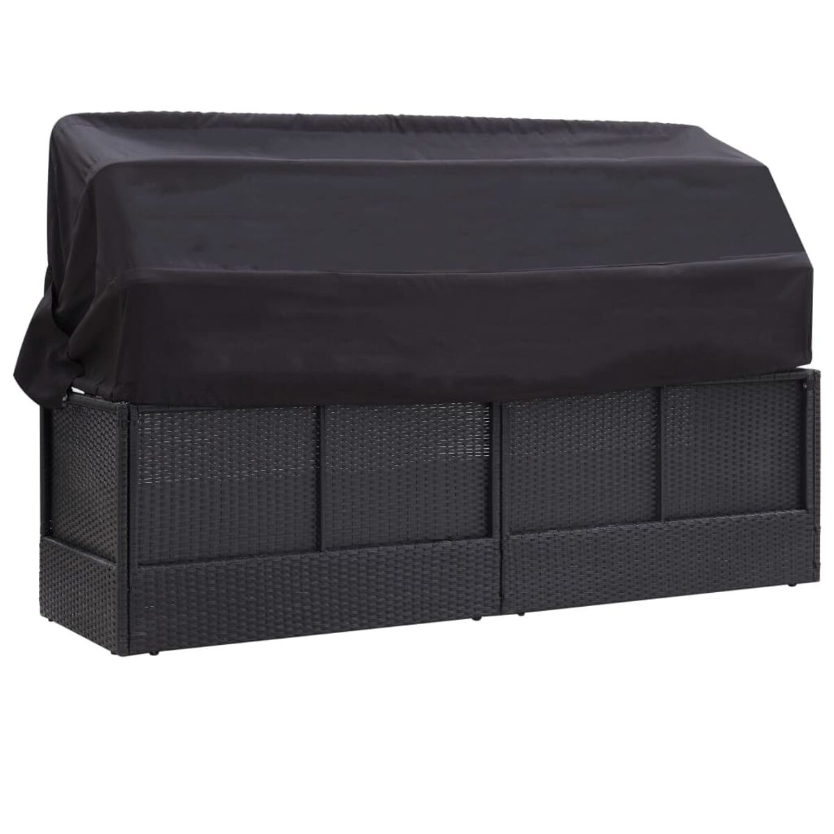 Ein schwarzes Outdoor-Sofa aus Korbgeflecht mit schwarzem Bezug, auf weißem Hintergrund.