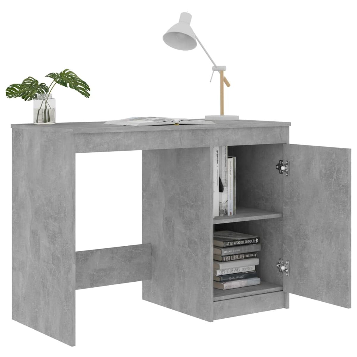 Grauer Schreibtisch mit Schrank, offener Tür, Lampe und Pflanze. Bücher vorhanden.