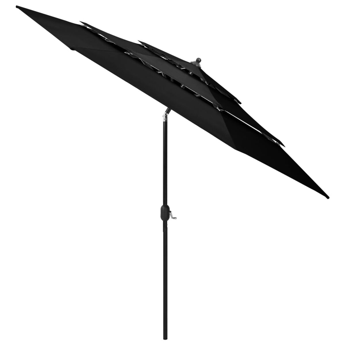 Ein schwarzer Regenschirm mit geschichtetem Oberteil, nach links abgewinkelt, vor weißem Hintergrund.