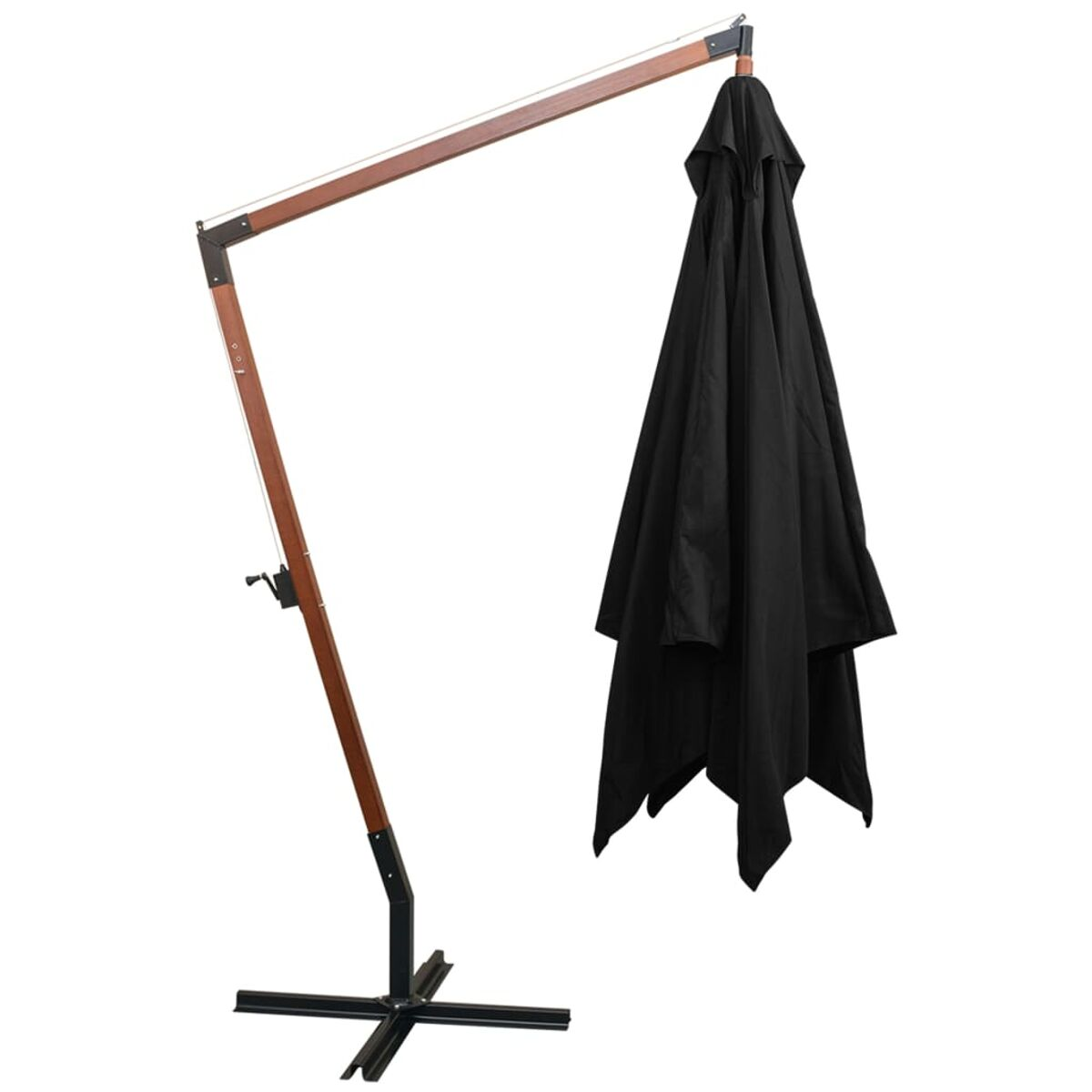 Ein Ausleger-Sonnenschirm mit dunklem Holzrahmen und schwarzem Verdeck.