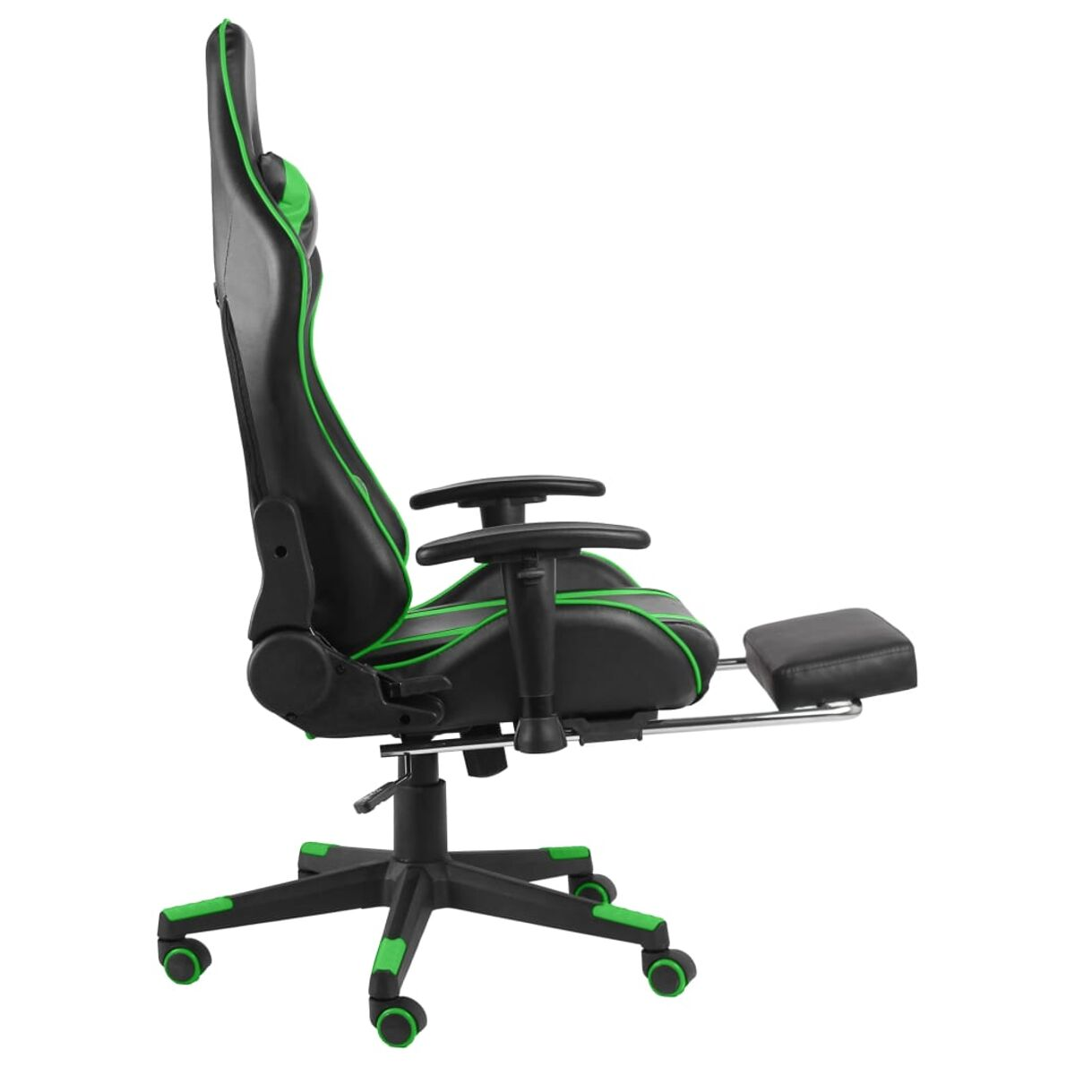 Sedia da gaming nera con dettagli verdi. Ha un poggiapiedi. Sfondo bianco.