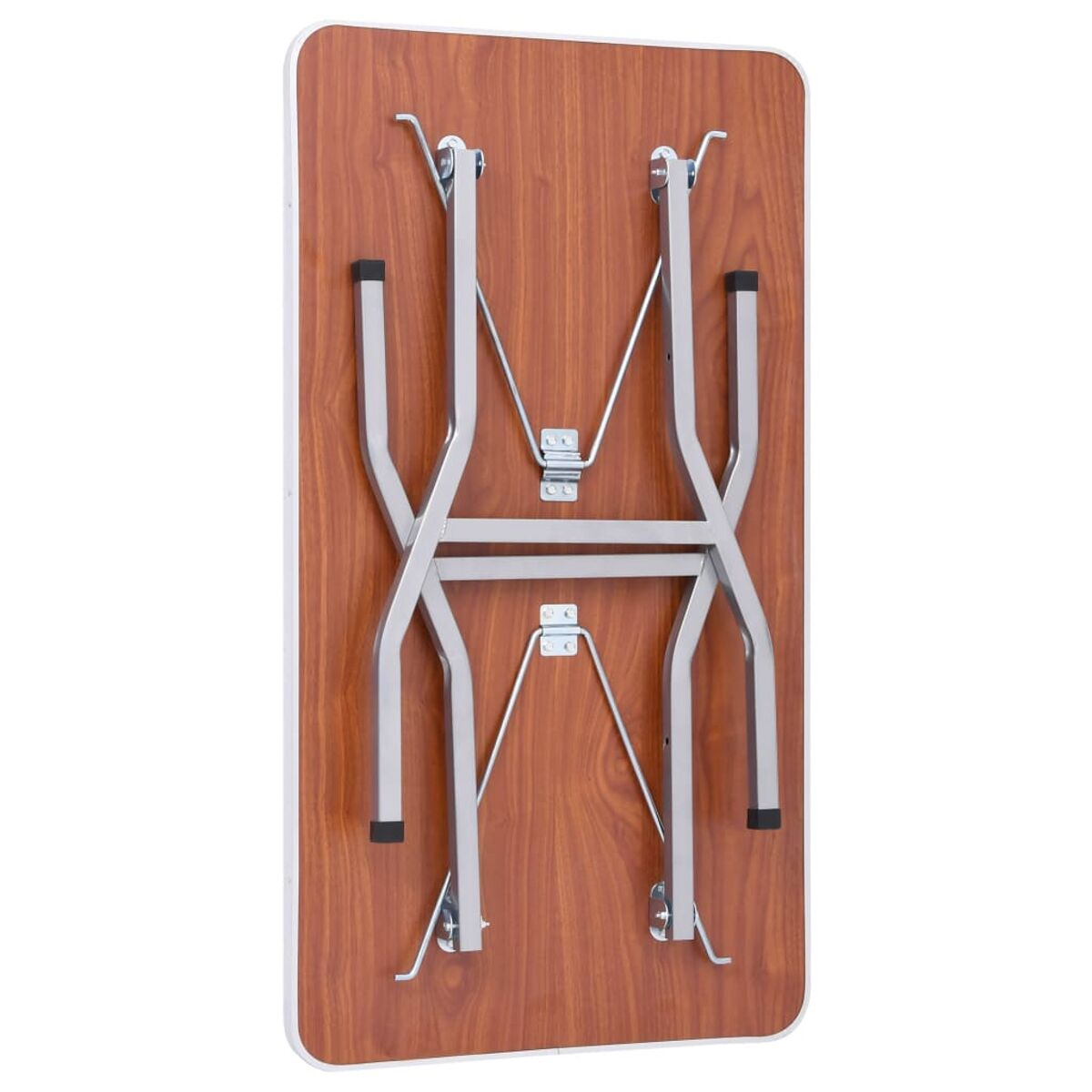 Zusammengeklappter Tisch. Braune Platte mit Holzmaserungsdesign. Silberfarbenes Metallgestell.