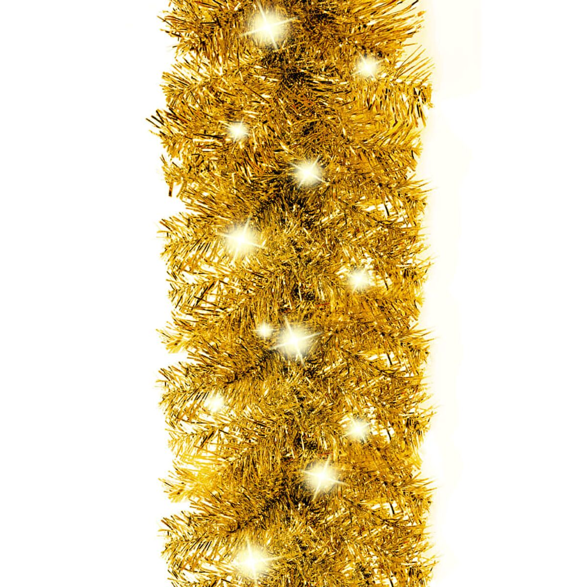 Vertikaler Streifen aus goldenem Lametta mit Lichtern, vor weißem Hintergrund.