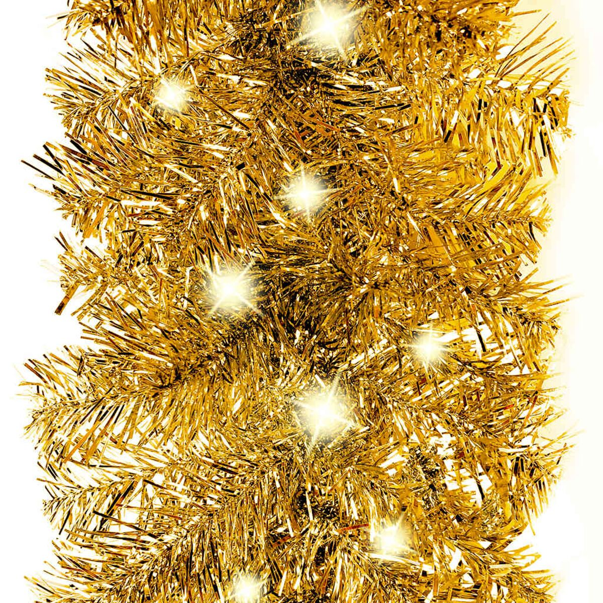 Nahaufnahme einer goldenen Lametta-Girlande mit Lichtern. Die Girlande ist glänzend mit vielen kleinen Lichtern.