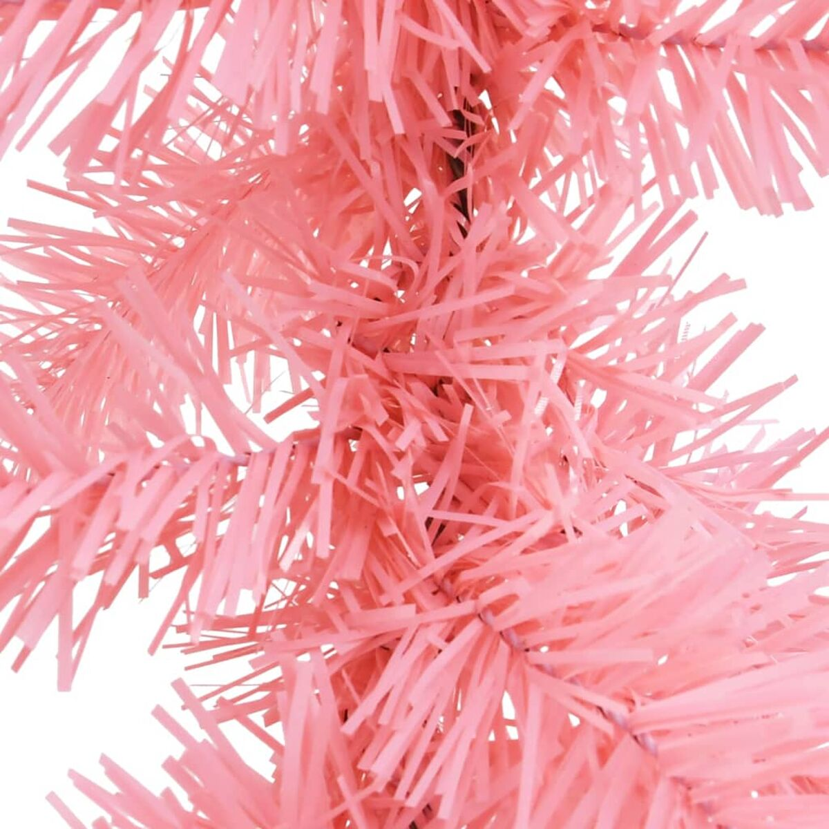 Rosafarbene, künstliche Weihnachtsbaumzweige. Nahaufnahme der Nadeln.