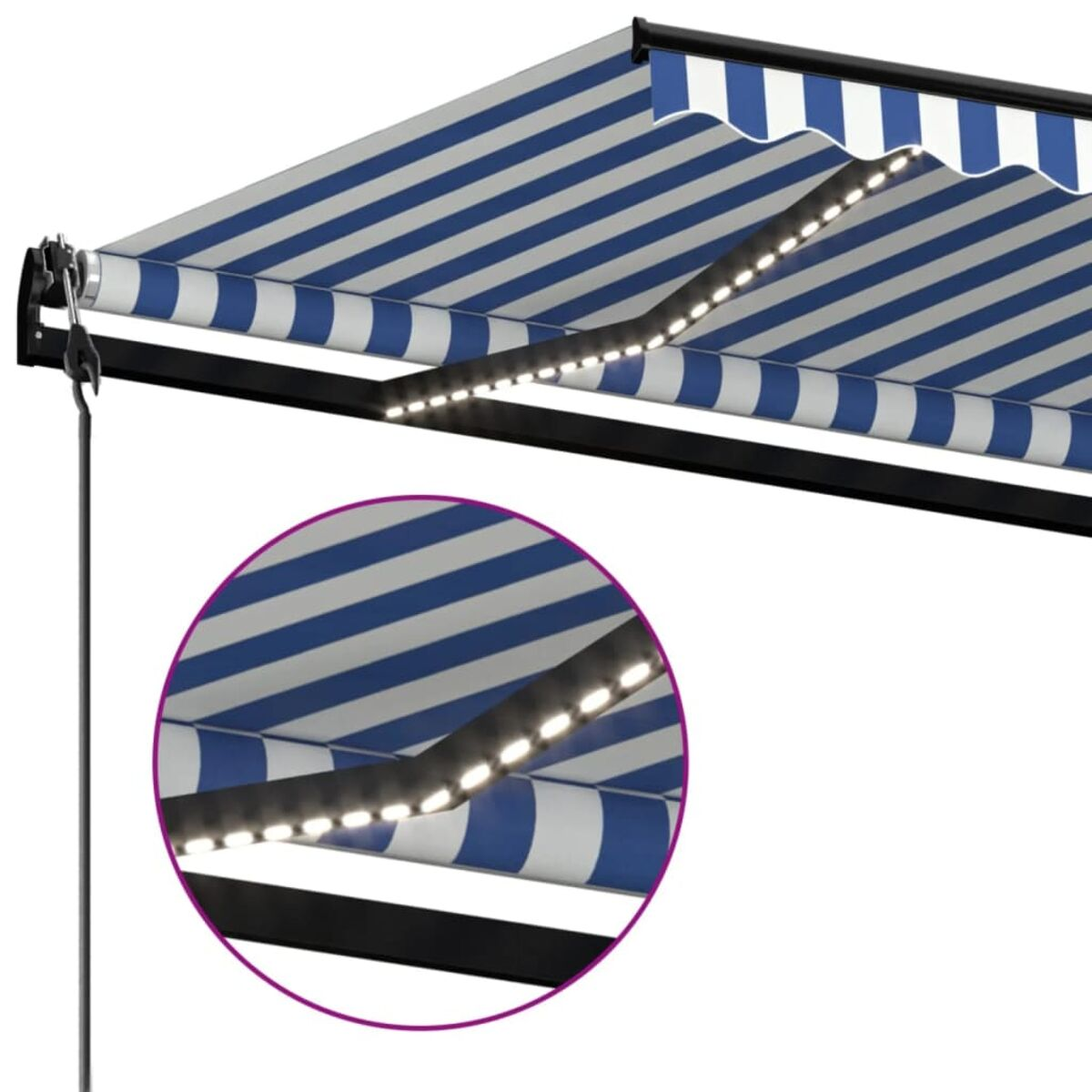 Markise mit blau-weißen Streifen, mit LED-Beleuchtung darunter.