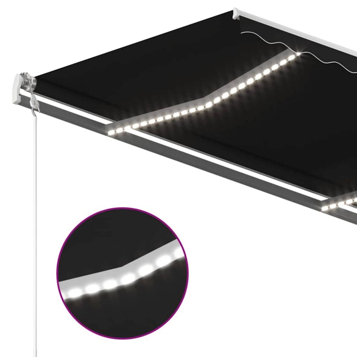 Schwarze Markise mit weißen Lichtern. Die Lichter befinden sich an der Unterseite, Nahaufnahme gezeigt.