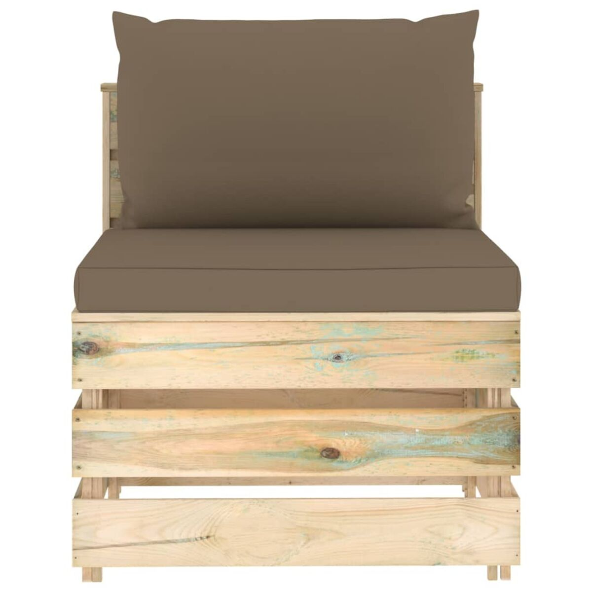Holz-Sitzmöbel für draußen mit braunen Kissen. Es hat eine Lattenbasis, weißer Hintergrund.