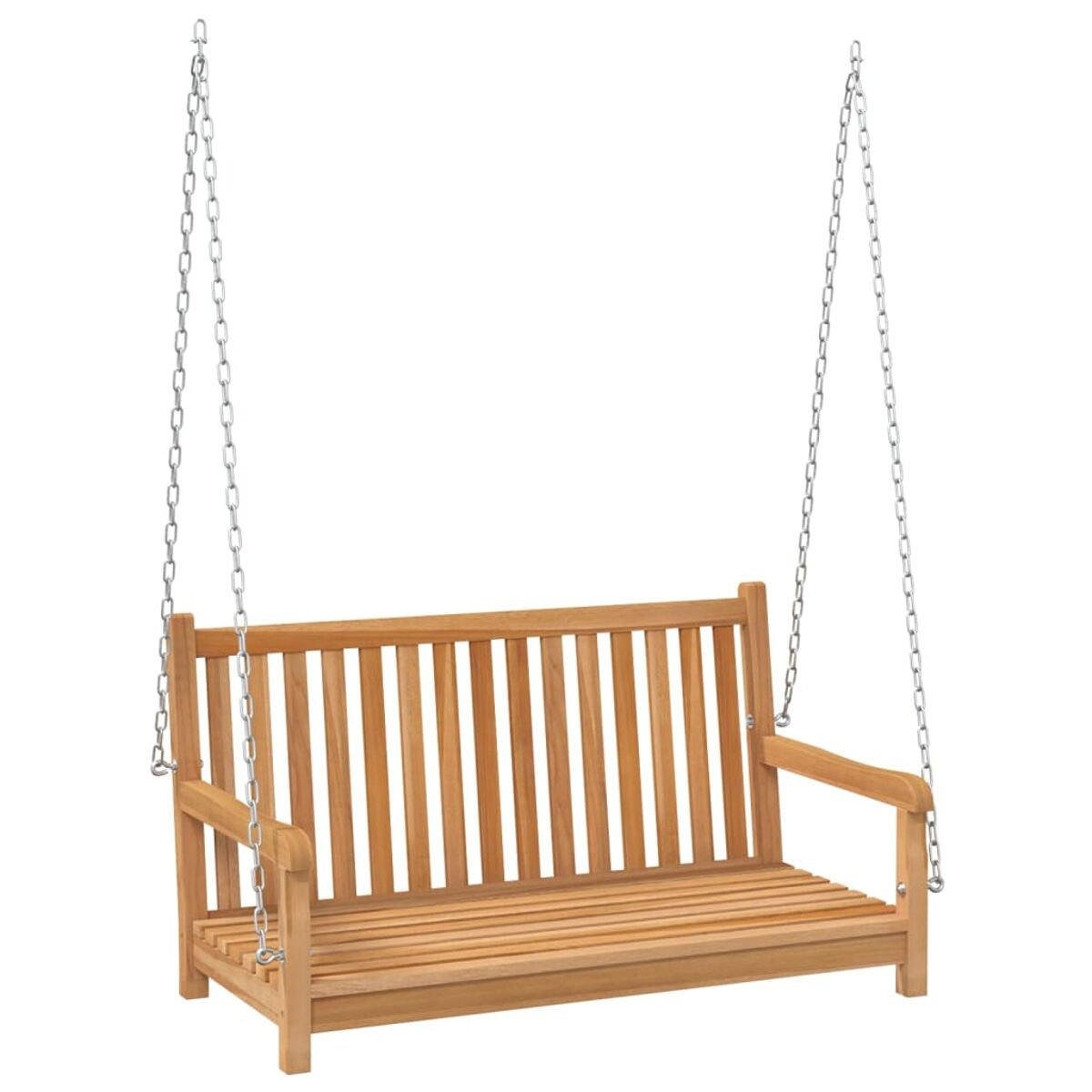 Eine Holzschaukel, die an Ketten vor weißem Hintergrund hängt.