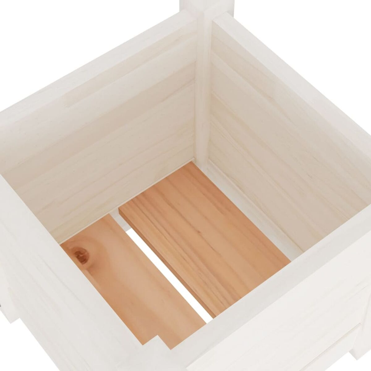 Innenraum einer weißen Holz-Pflanzkiste mit Holzsockel.