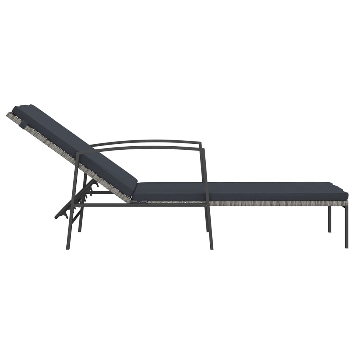 Liegestuhl mit dunkelgrauem Kissen und Rahmen. Abgewinkelte Rückenlehne, isoliert auf Weiß, modernes Design.