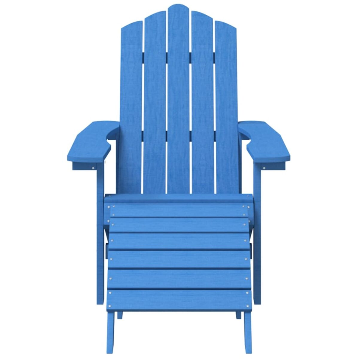 Ein blauer Adirondack-Stuhl. Er hat eine Sitzfläche und Rückenlehne aus Latten.
