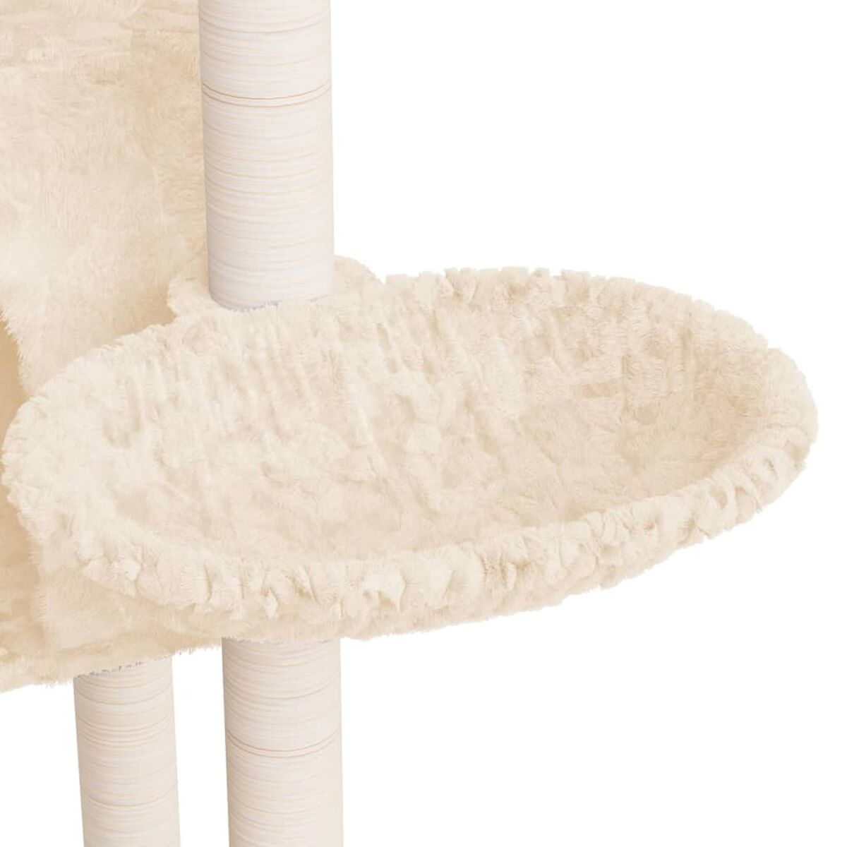 Nahaufnahme eines cremefarbenen Katzenbaums mit einem befestigten, plüschigen, abgerundeten Bett.