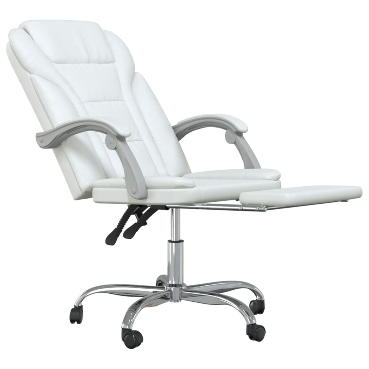 Weißer Leder-Bürostuhl mit silbernen Details, Fußstütze ausgeklappt. Modernes Design.