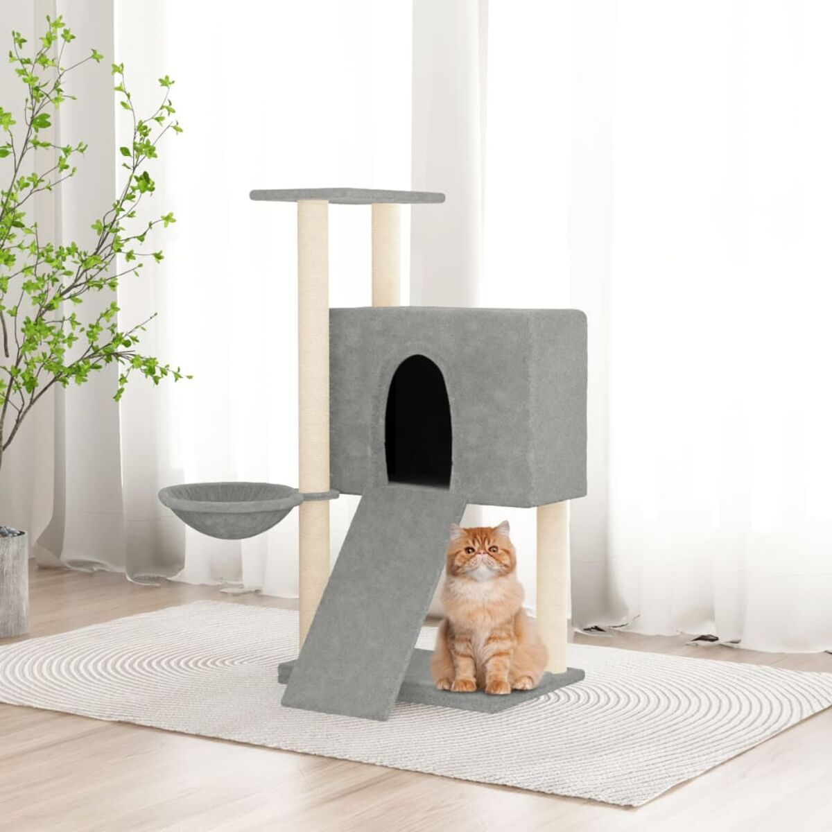 Katzenbaum. Graue Oberflächen, orange Katze sitzt. Enthält ein Haus, Stufen und Plattformen.