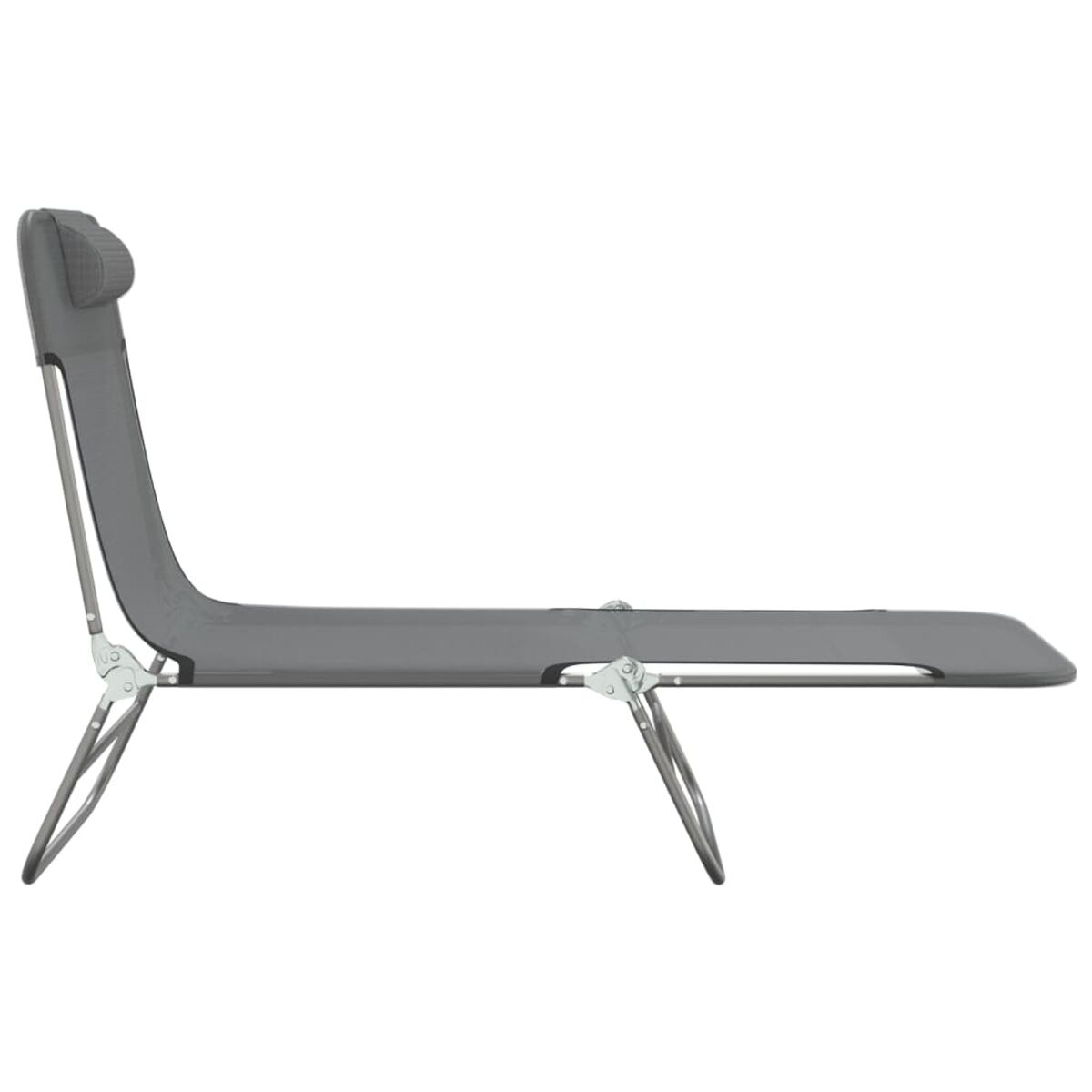 Eine graue Chaiselongue mit Kopfstütze, isoliert auf Weiß.