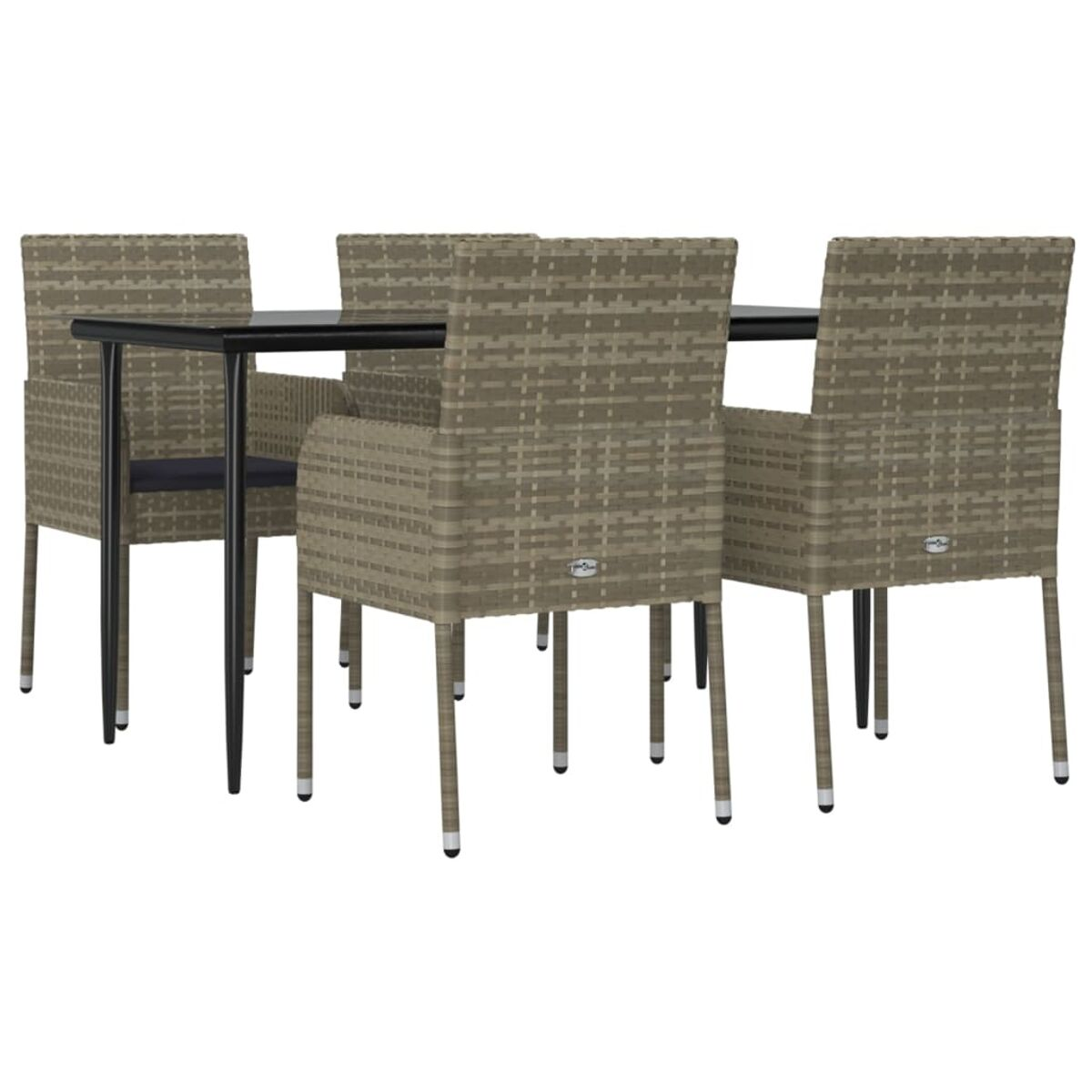 Rattan-Ess-Set mit schwarzem Tisch und vier Stühlen. Neutrales Farbschema, schlichtes Design.