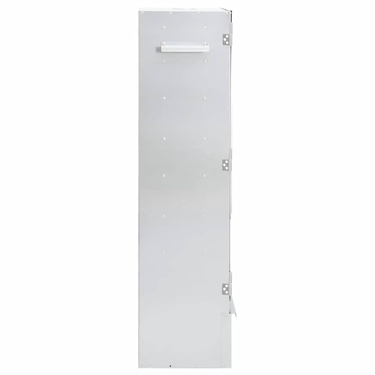 Armadio alto in metallo bianco con maniglia, lungo e stretto. Porta a destra con piccole cerniere.