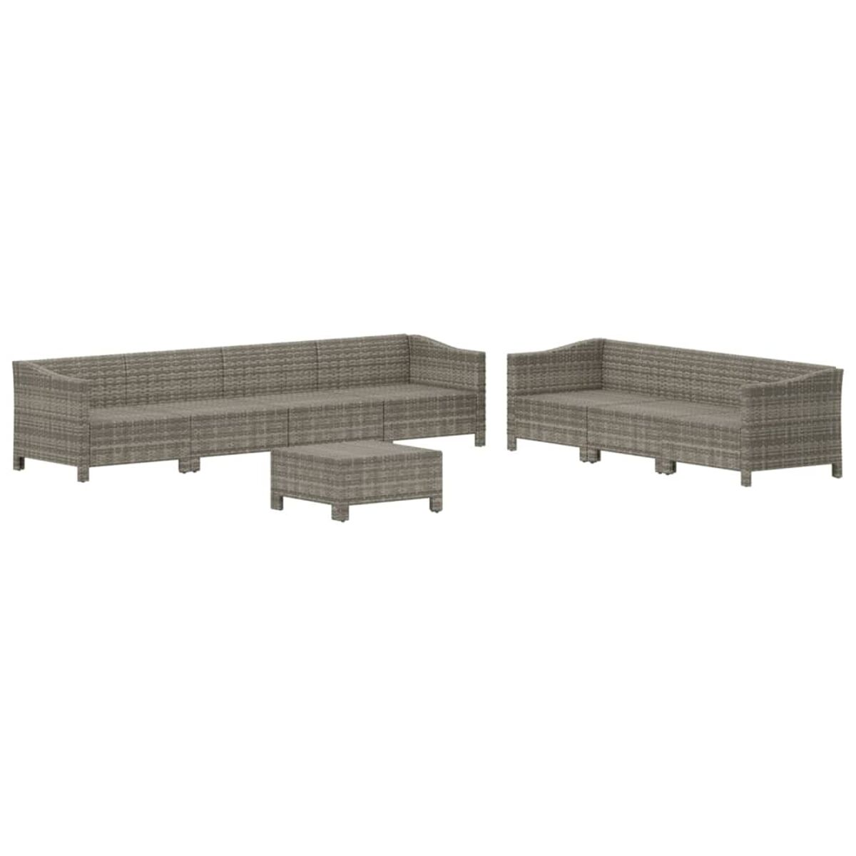 Gartenmöbel-Set mit mehreren Sofas und einem Couchtisch. Die Farbe ist graues Korbgeflecht.