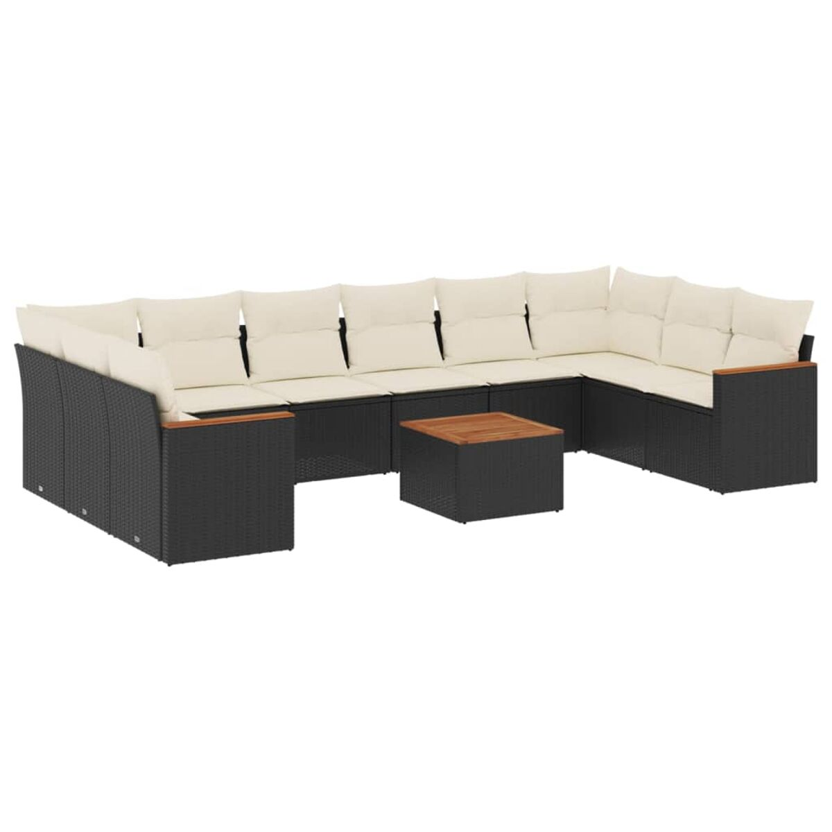 Set di mobili da esterno in vimini con cuscini color crema. Include un divano componibile e un tavolino.