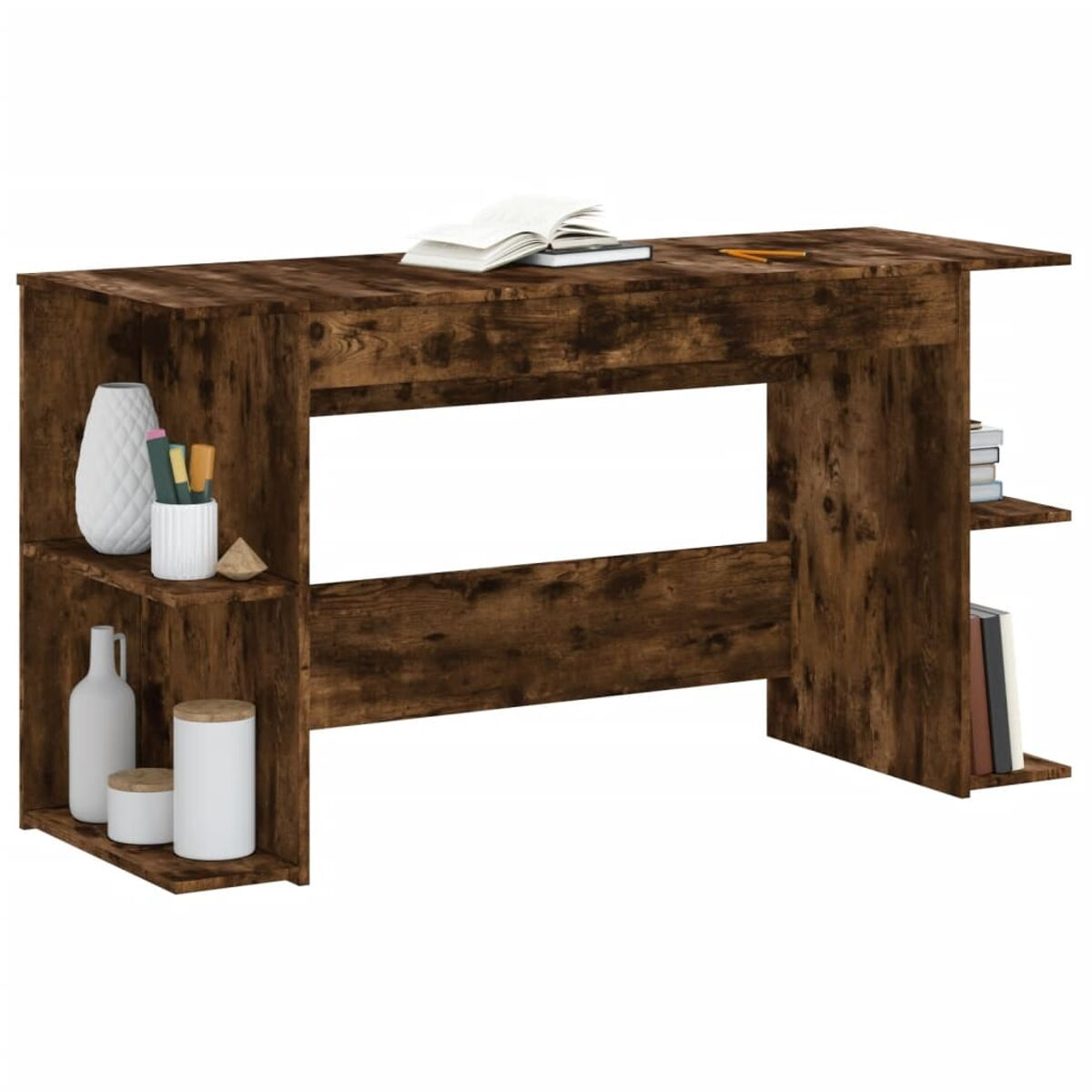 Ein Holzschreibtisch mit Regalen, Büchern und Dekoration. Das Holz ist dunkelbraun, mit weißem Hintergrund.