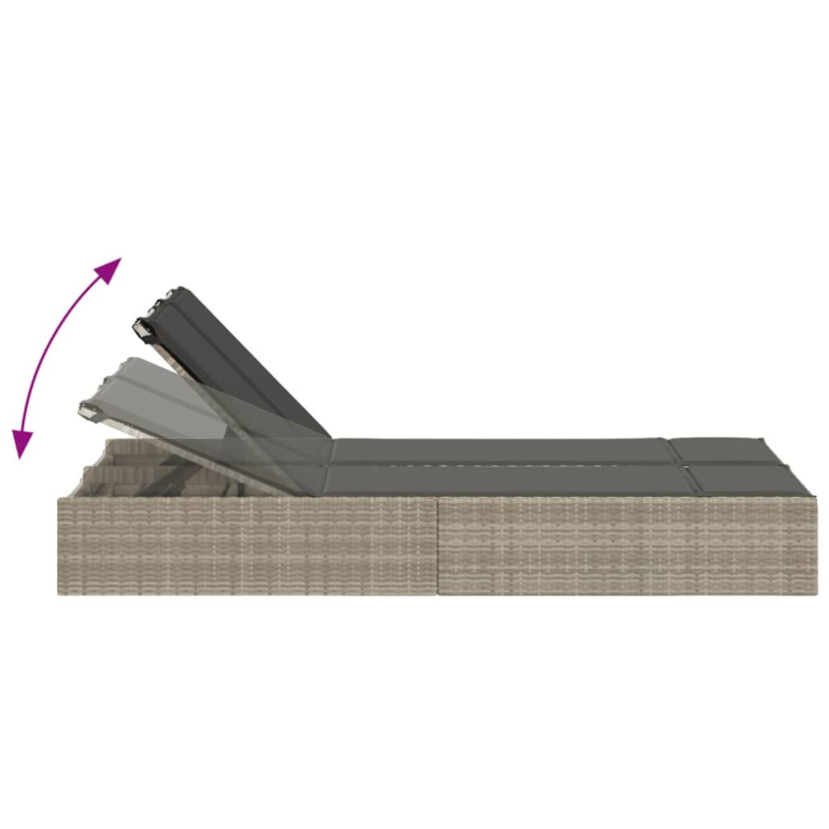 Seitenansicht einer beigen Geflecht-Chaiselongue mit verstellbarer Rückenlehne. Pfeile zeigen die Bewegung.