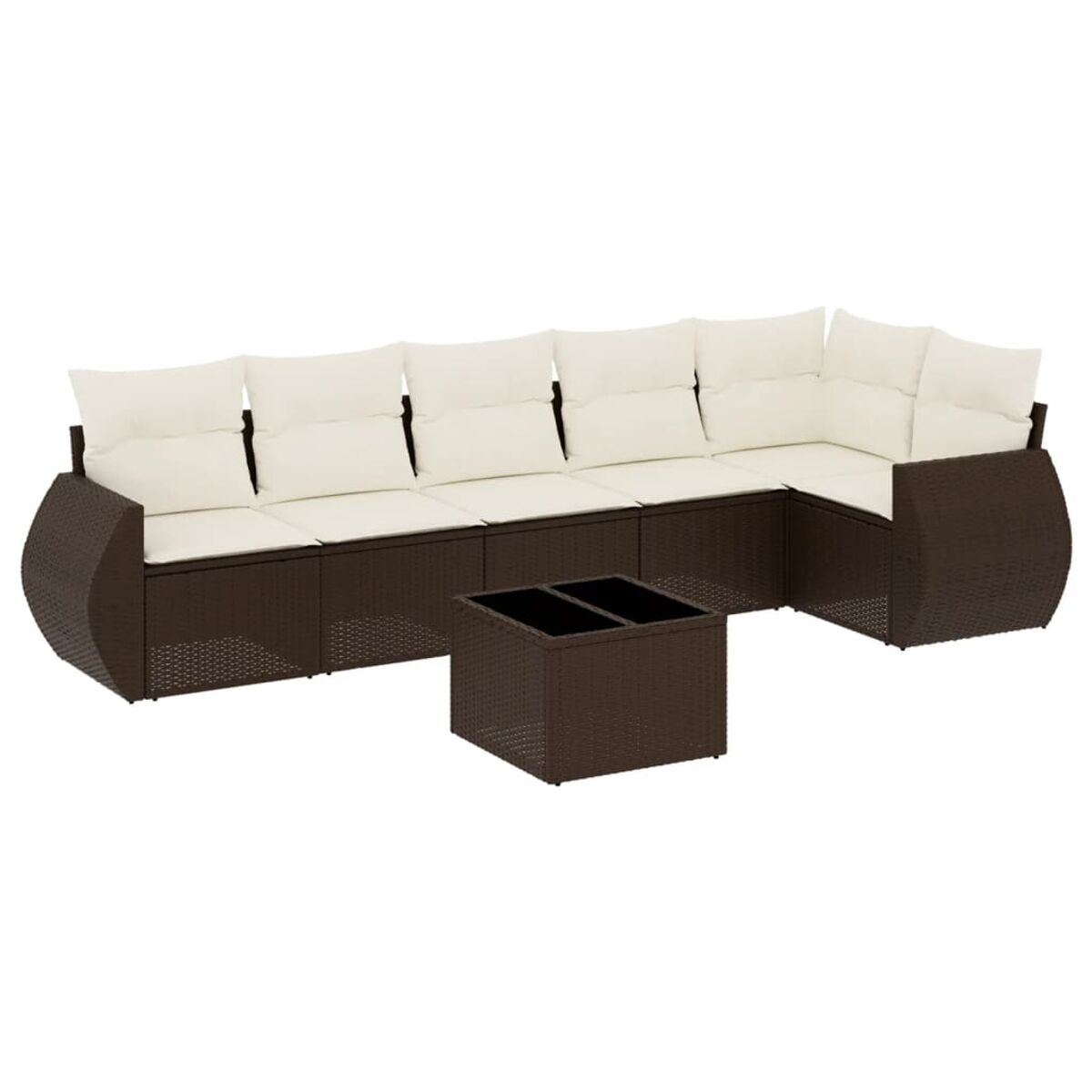 Divano a L e tavolino in vimini marrone con cuscini beige su sfondo bianco.