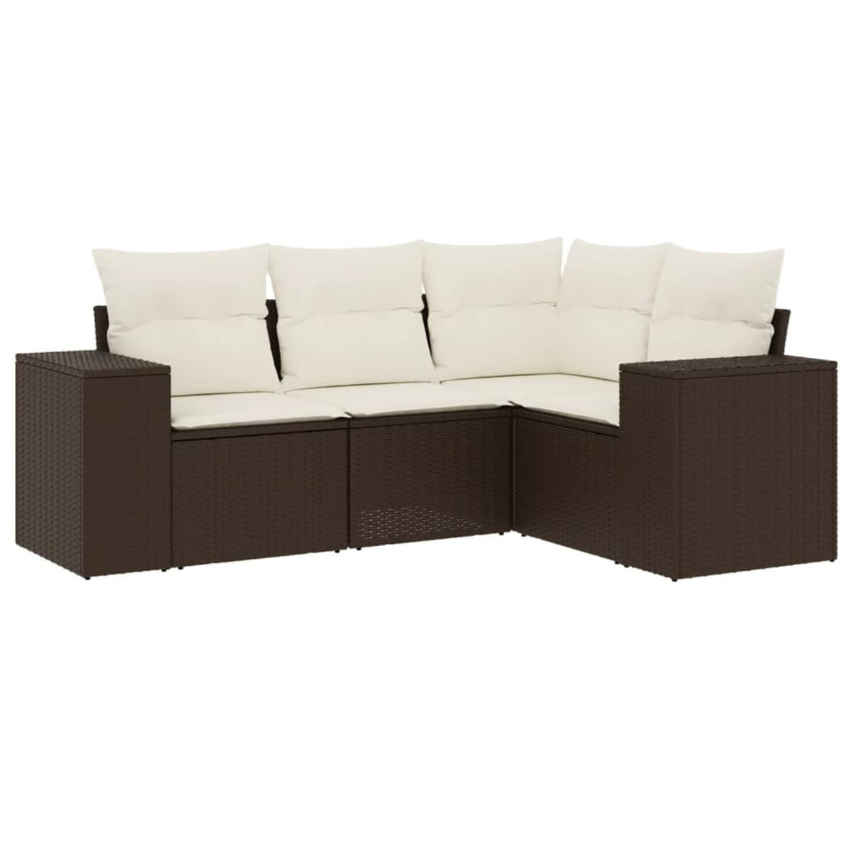 Divano angolare in vimini marrone con cuscini color crema.