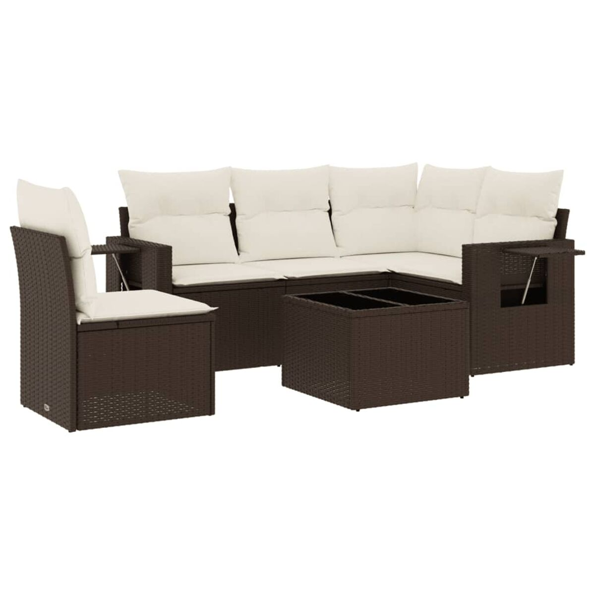 Set di mobili in rattan marrone con cuscini color crema e tavolo. Bianco.