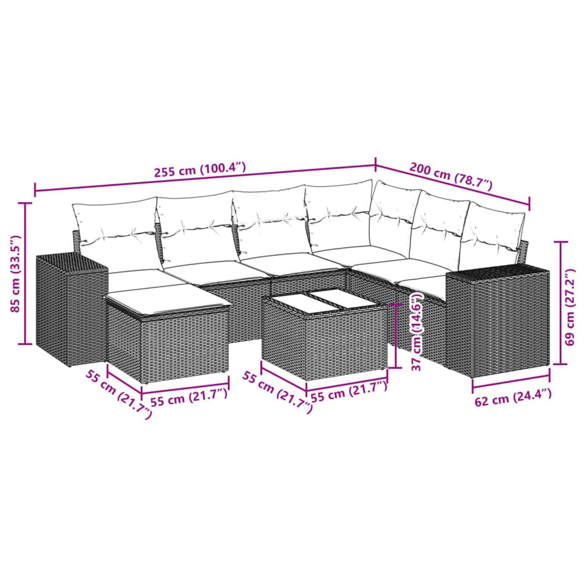 Ein großes Outdoor-Sofa-Set aus Korbgeflecht mit weißen Kissen, Abmessungen werden angezeigt.