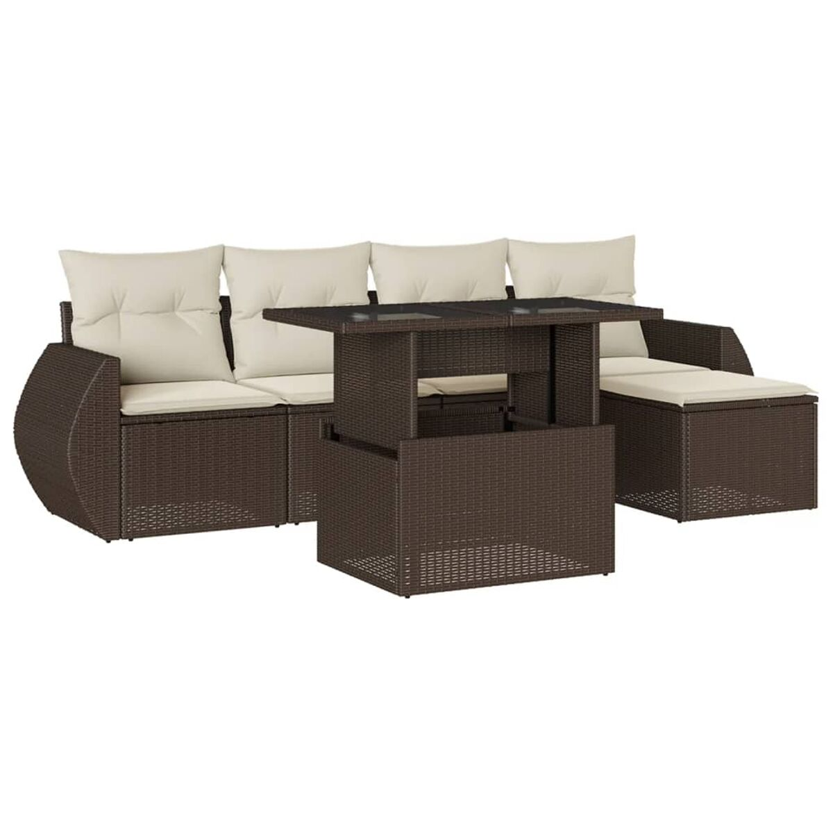 Divano in rattan con cuscini color crema e un tavolo. Rattan marrone con cuscini color crema, tavolo nero.