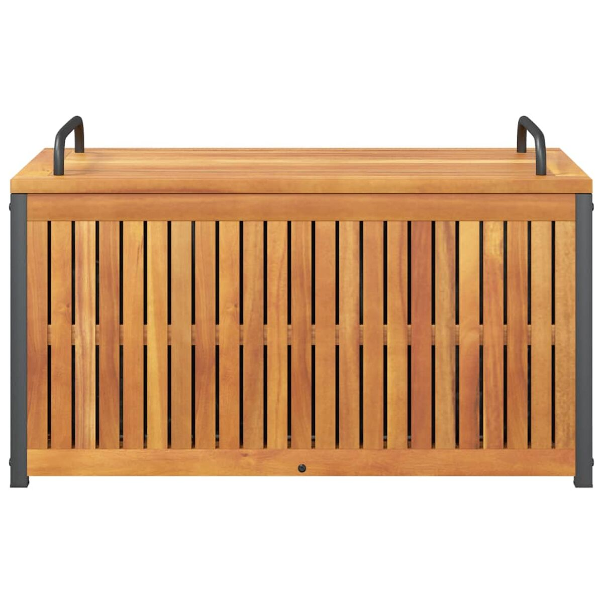 Holzaufbewahrungsbox mit vertikalen Brettern, einem Scharnierdeckel und Griffen. Die Box ist im Freien in der Sonne.