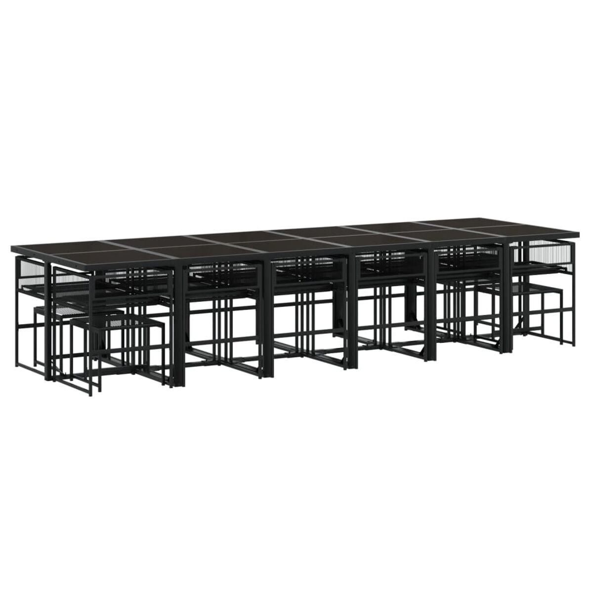 Mehrere schwarze Metalltische in einer Reihe angeordnet. Jeder Tisch hat eine dunkle, fast schwarze Oberfläche.