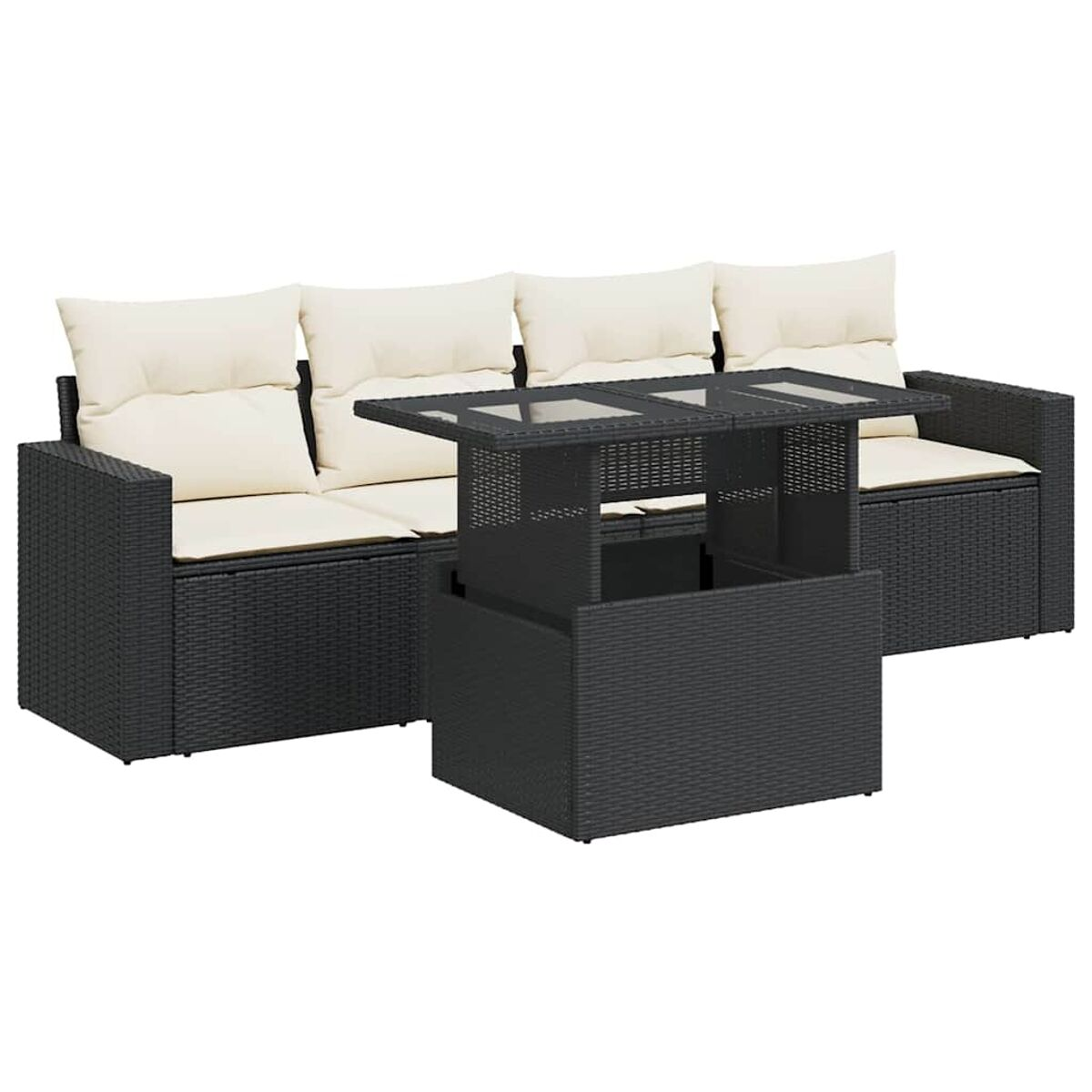 Divano angolare in rattan nero con tavolo sollevabile e cuscini color crema. Sfondo bianco.