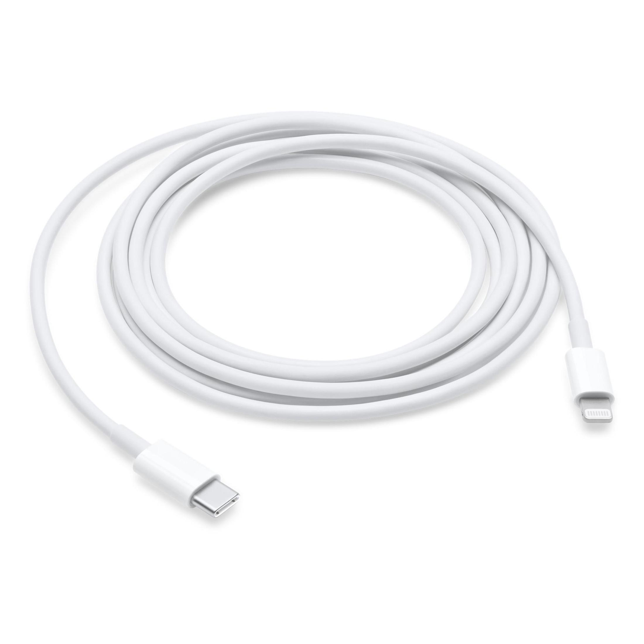 Un cavo di ricarica bianco con un connettore USB-C e un connettore Lightning, su sfondo bianco.