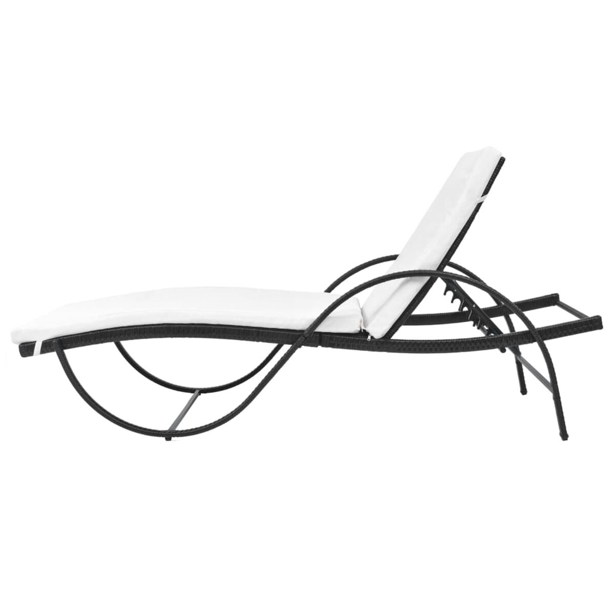 Schwarze Chaiselongue mit weißem Kissen vor weißem Hintergrund.