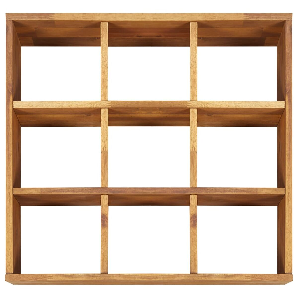 Holzregal mit neun Fächern. Braune Farbe. Weißer Hintergrund.