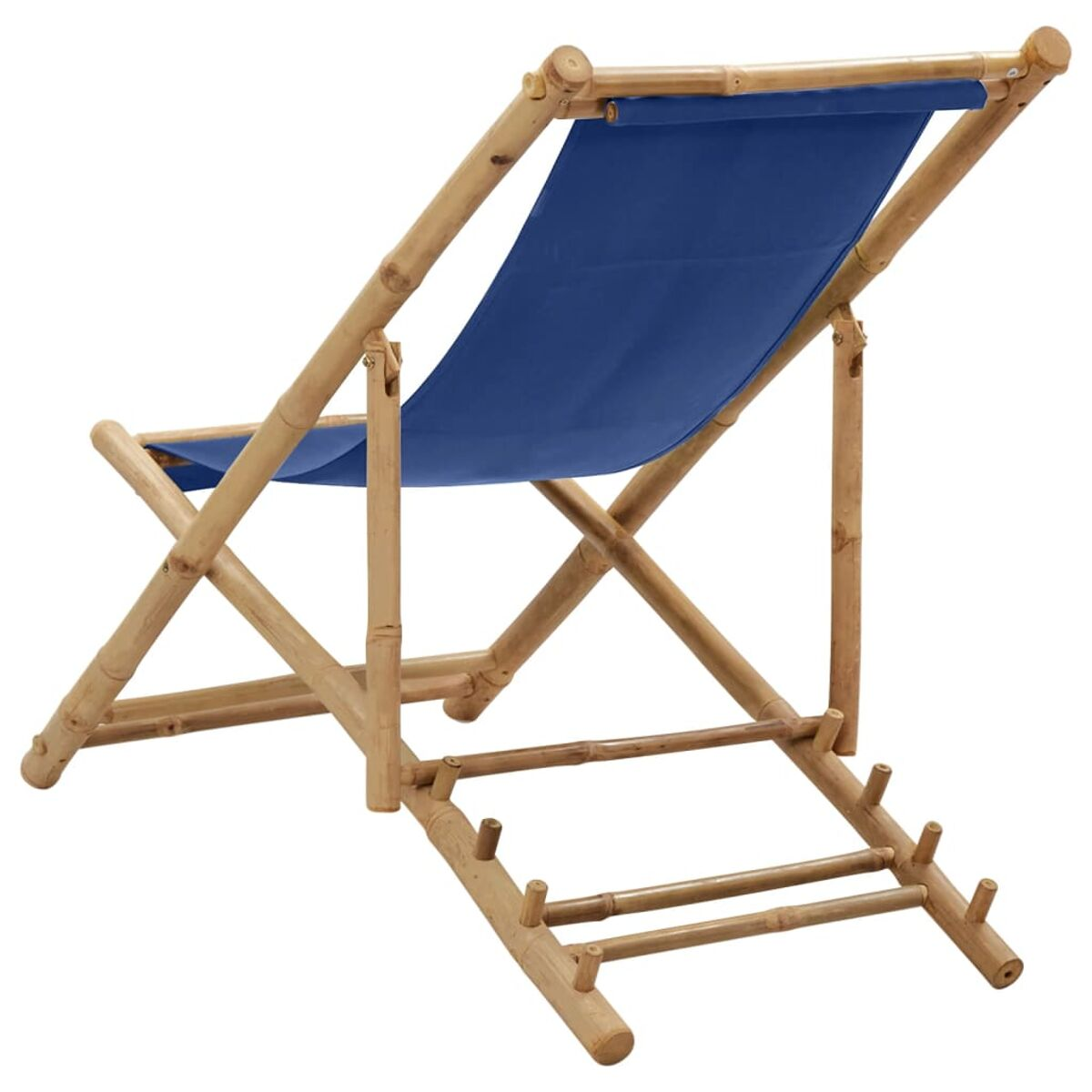 Ein Bambus-Strandstuhl mit blauem Stoffsitz, von hinten gesehen.