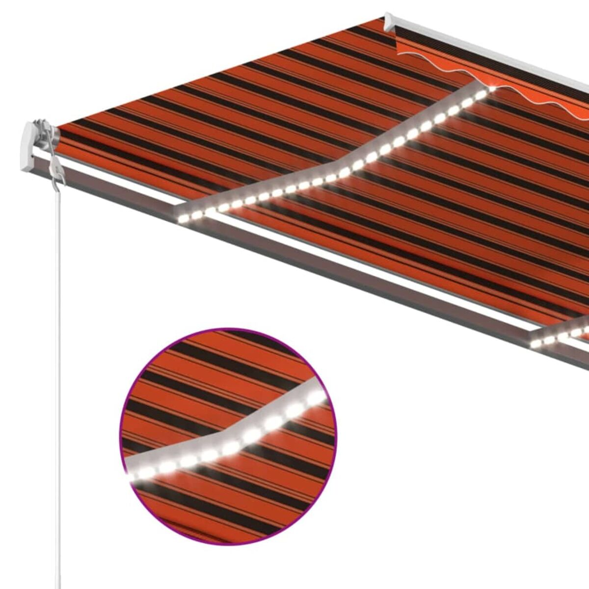 Orange und schwarz gestreifte Markise mit integrierten LED-Leuchten. Weißer Hintergrund.