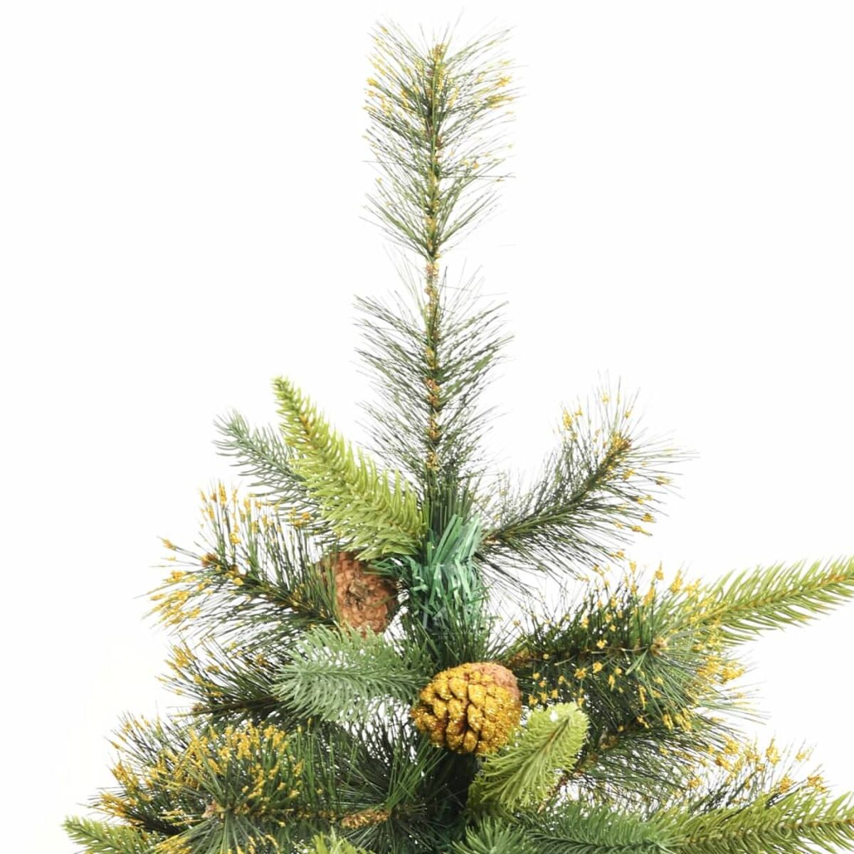 Nahaufnahme einer Weihnachtsbaumspitze mit grünen Nadeln, Tannenzapfen und goldenen Akzenten.
