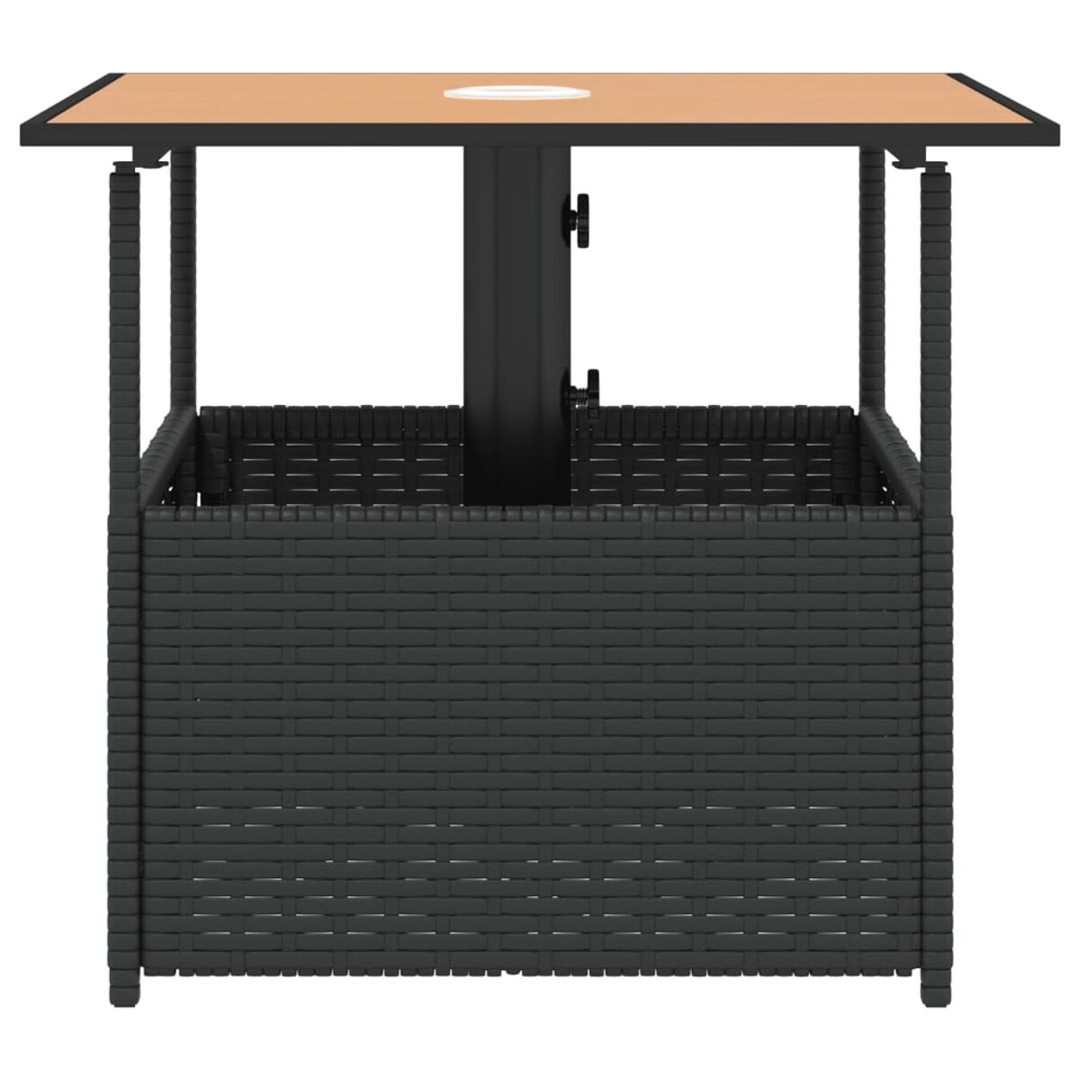 Quadratischer Bartisch mit brauner Platte. Schwarze, gewebte Seiten. Er hat ein Loch für einen Sonnenschirm.