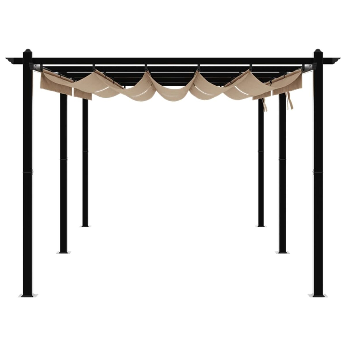 Pergola nera con tende di tessuto appese in un ambiente esterno, con uno sfondo naturale.